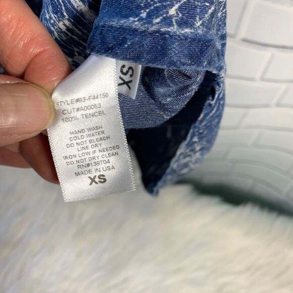 Tina + Jo Blue Denim Print Shift Dress Size XS - Picture 4 of 4